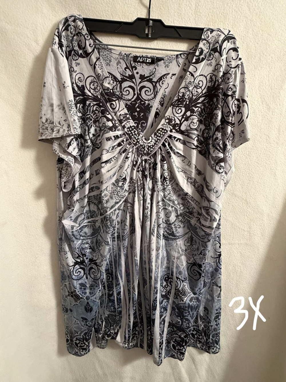 Apt. 9 Gray & Black V-Neck Rhinestone Tunic